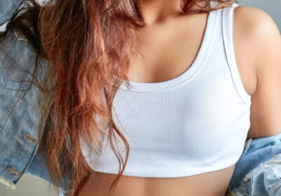 HD-wallpaper-madhumita-navel-show-model-2
