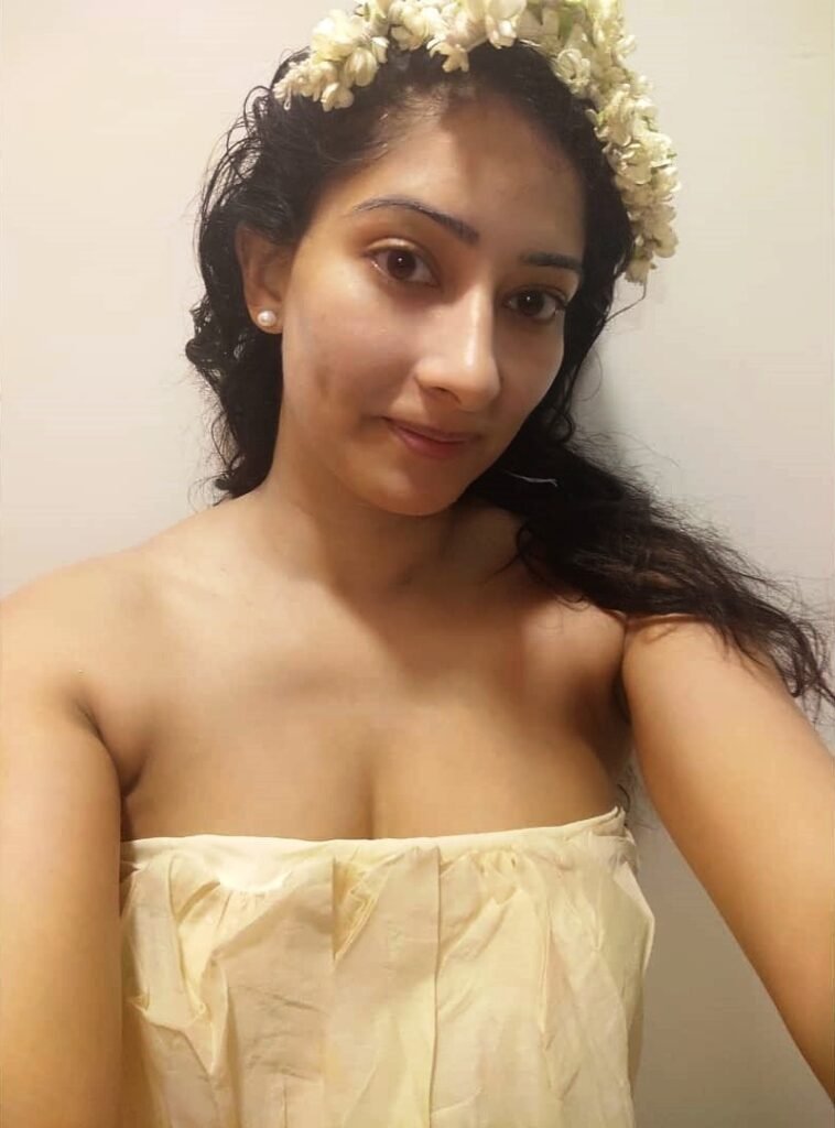 Good looking bangalore young call girls available in Indiranagar