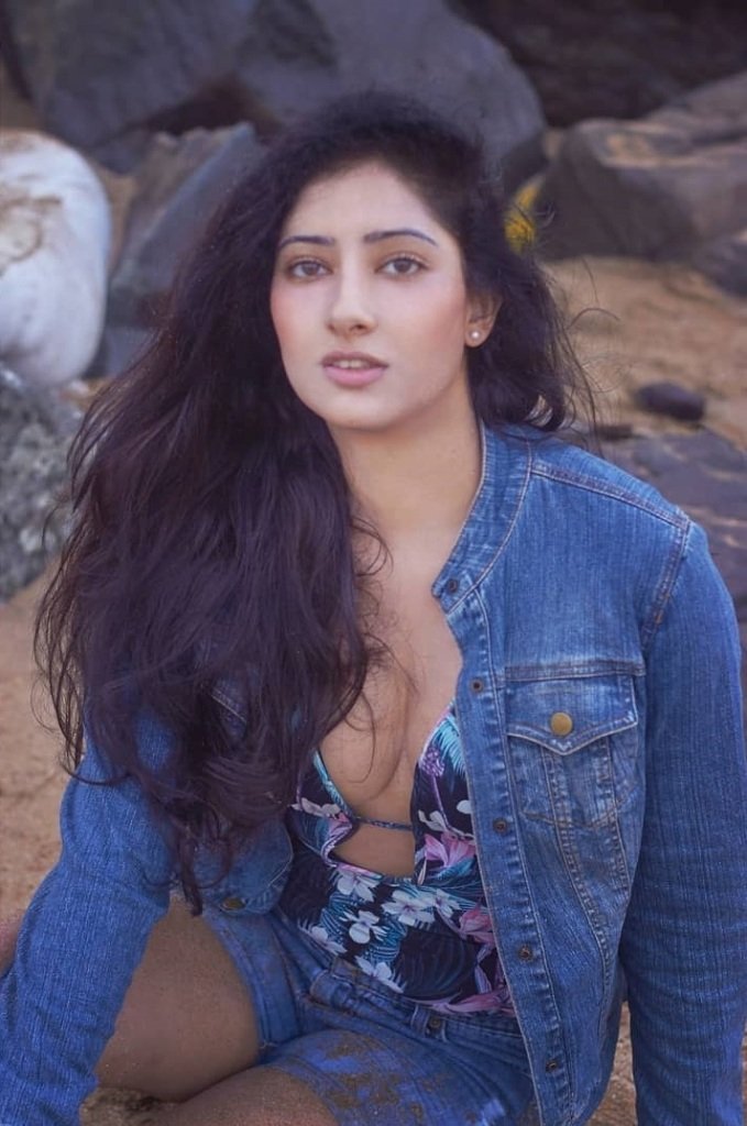 Good looking bangalore young call girls available in Indiranagar