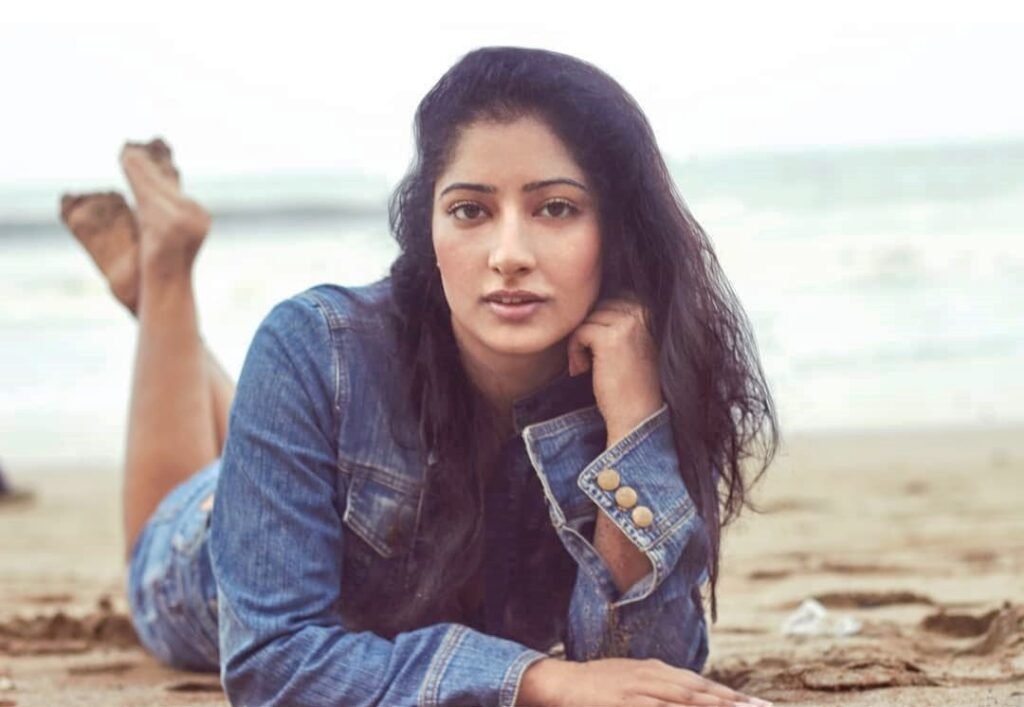 Good looking bangalore young call girls available in Indiranagar