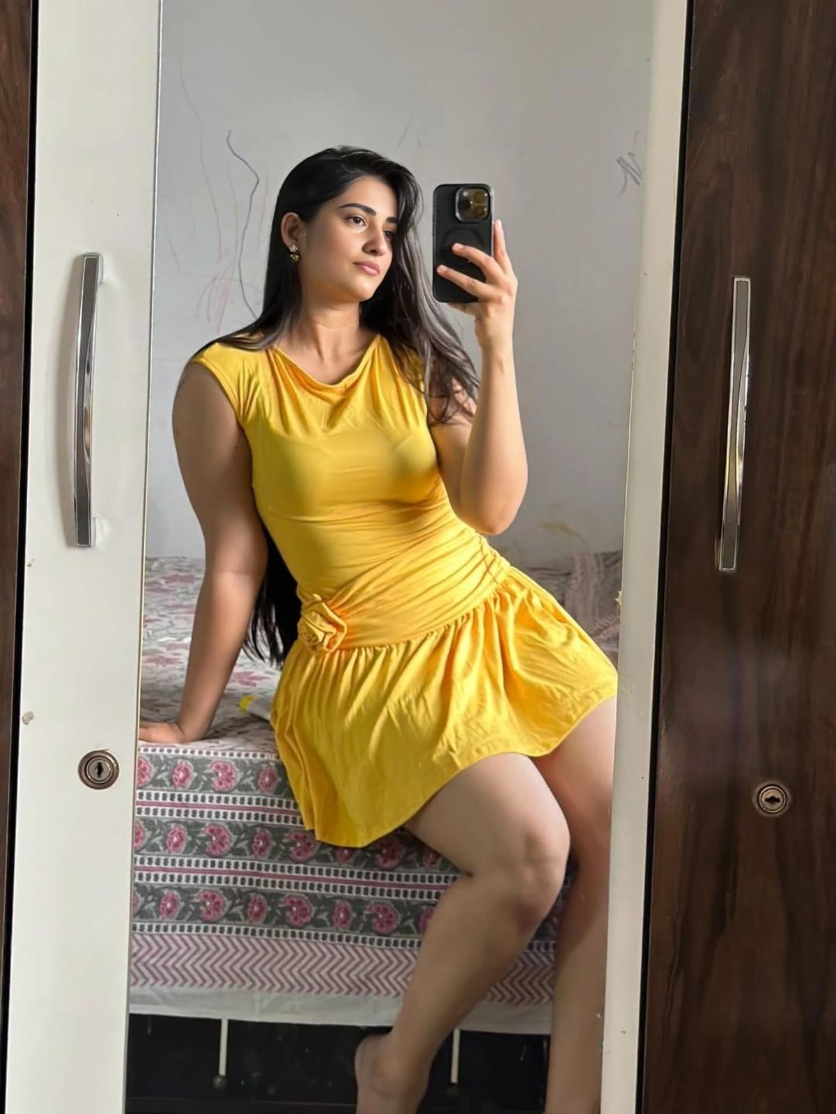 Hi Guys Myself Divya Bangalore College Girl if u want to Meet Direct Message me