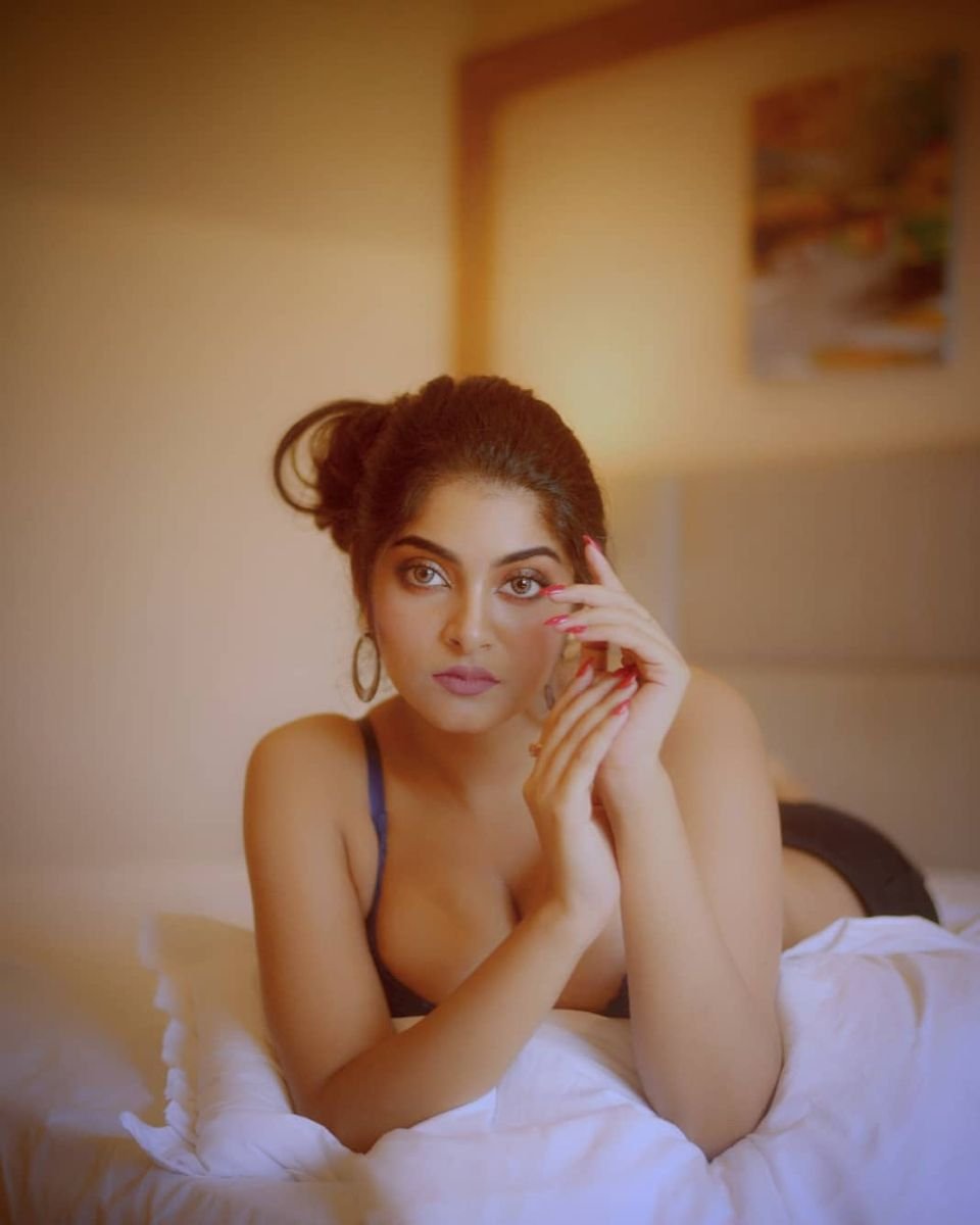 tall fit good looking bangalore independent call girls