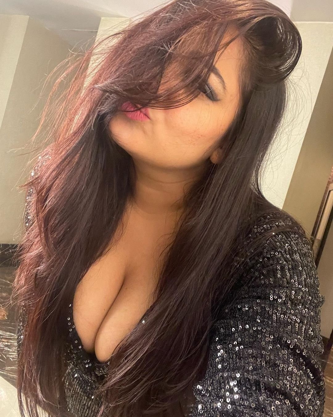 tall fit good looking bangalore independent call girls