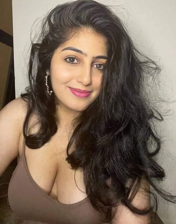 Bangalore good looking hot sexy young MNC working girl KAVYA here