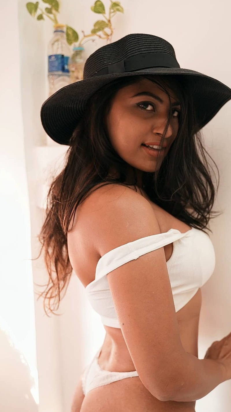 good looking indian call girls available in bangalore