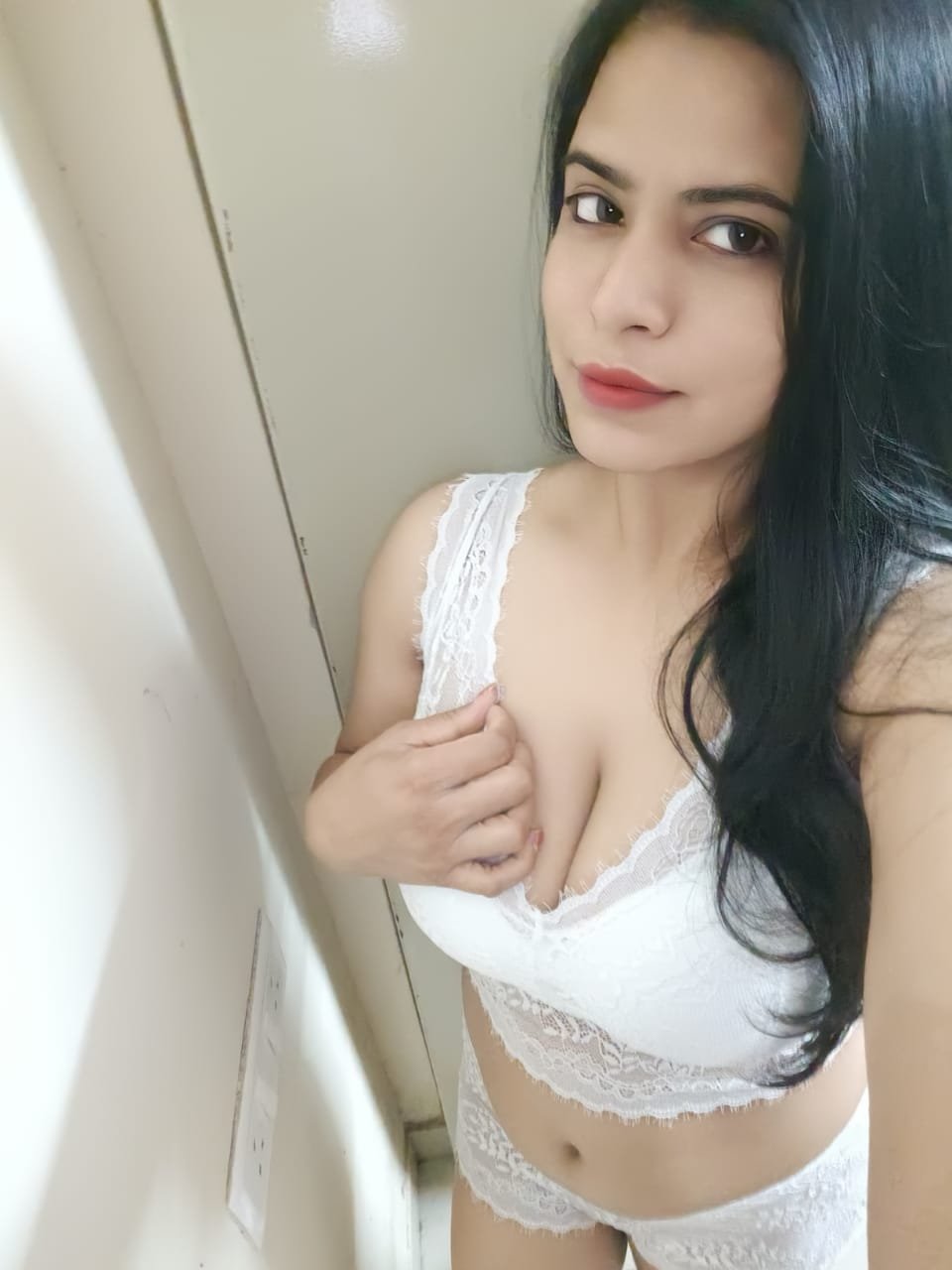 bangalore modling young girls available for fun booking call