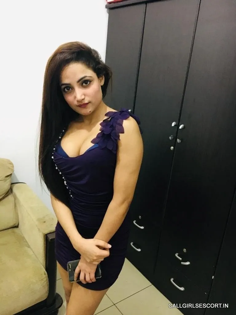 good looking muslim call girls available here