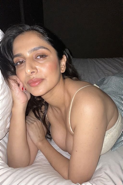 slim petite foreign girl escorts