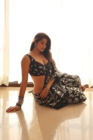 curvy South Indian housewife Jayanagar