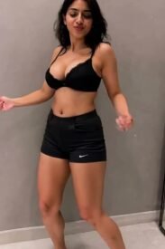 curvy South Indian housewife Jayanagar