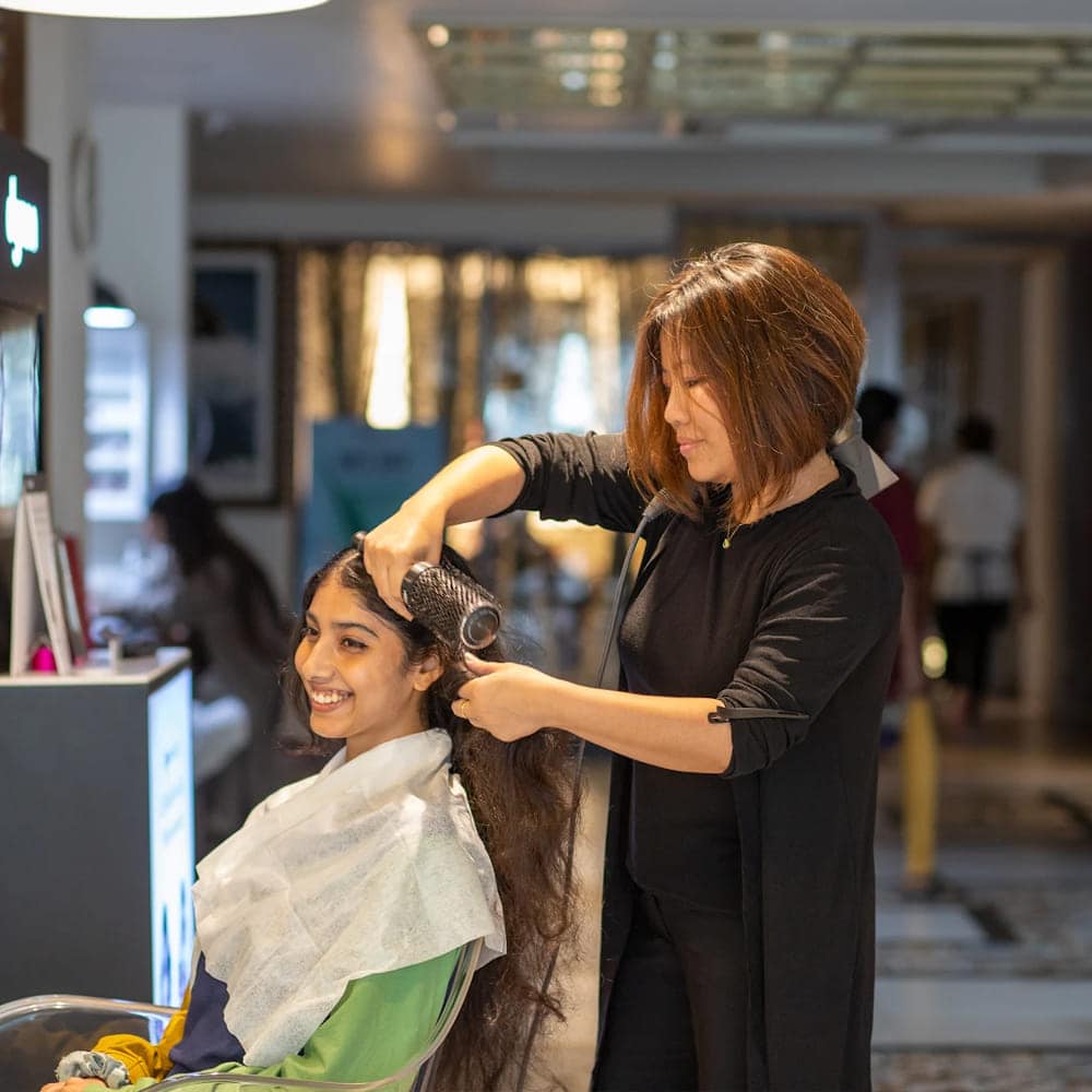 Ladies’ Beauty Parlour in Bangalore | Bridal Makeup, Hair, Facial, Spa, Nail Art & Complete Beauty