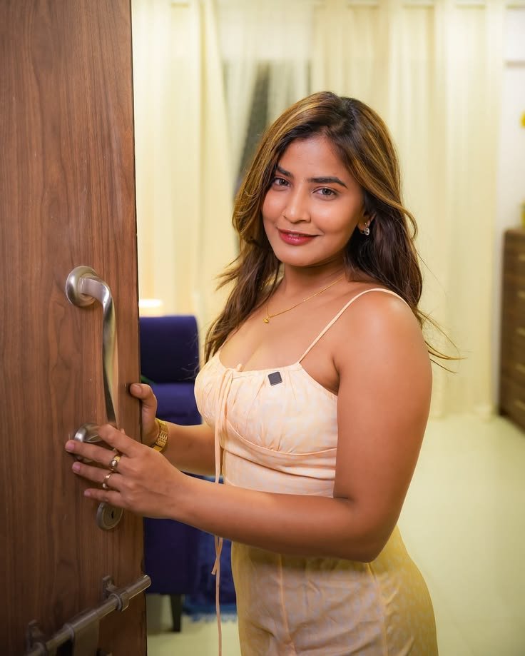 hot Russian busty call girls Marathahalli