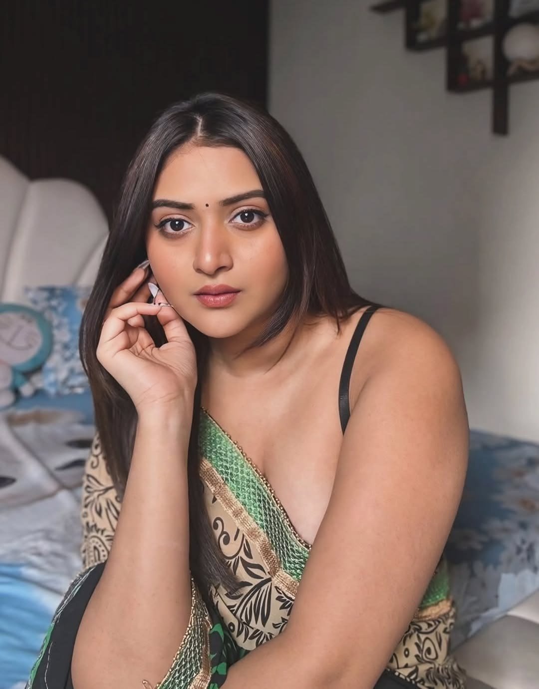 beautiful slim face escorts MG Road