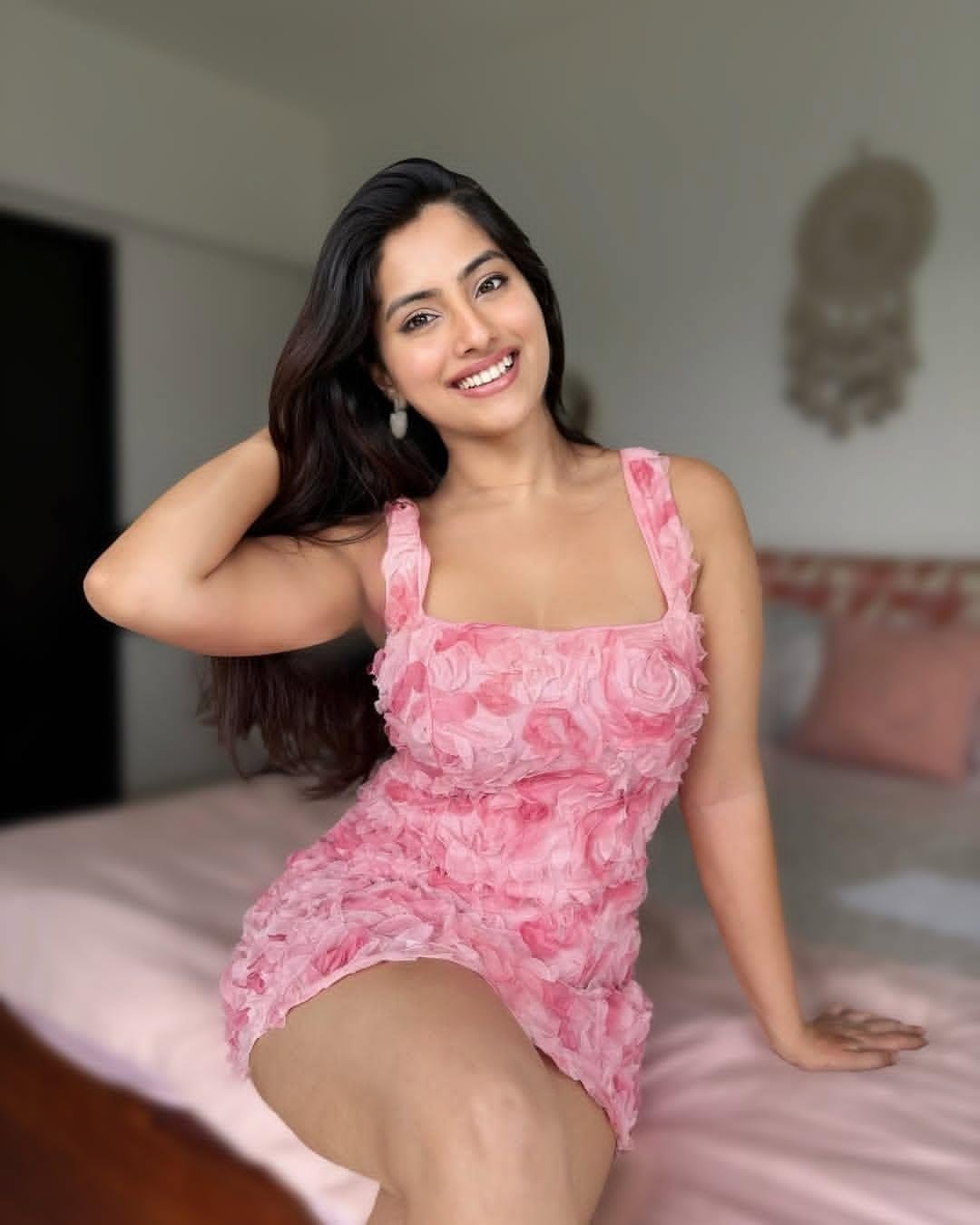curvy Mallu massage specialists Jayanagar