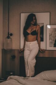 beautiful face slim escorts for dinner date