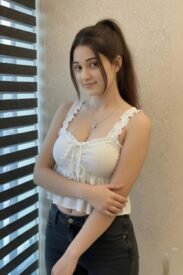 beautiful face slim escorts for dinner date