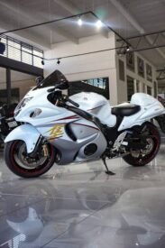 Suzuki Hayabusa for sale in low price Contact immediately in bhopal