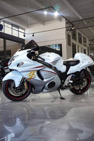 Suzuki Hayabusa for sale in low price Contact immediately in bhopal