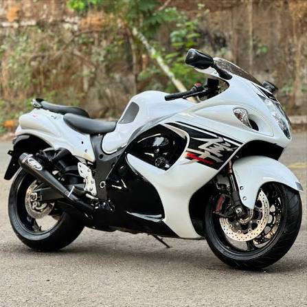 Suzuki Hayabusa for sale in low price Contact immediately in ahmedabad