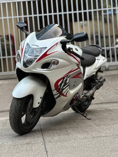 Suzuki Hayabusa for sale in low price Contact immediately in bhopal