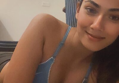 1.mira-rajput-post-yoga-session-selfie