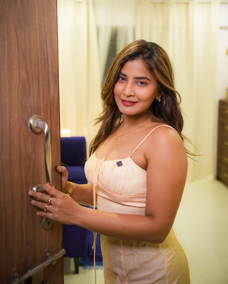 hot Russian busty call girls Marathahalli