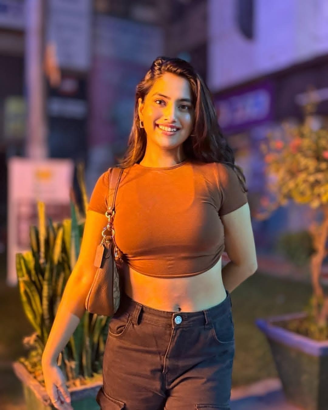 curvy housewife overnight service Whitefield